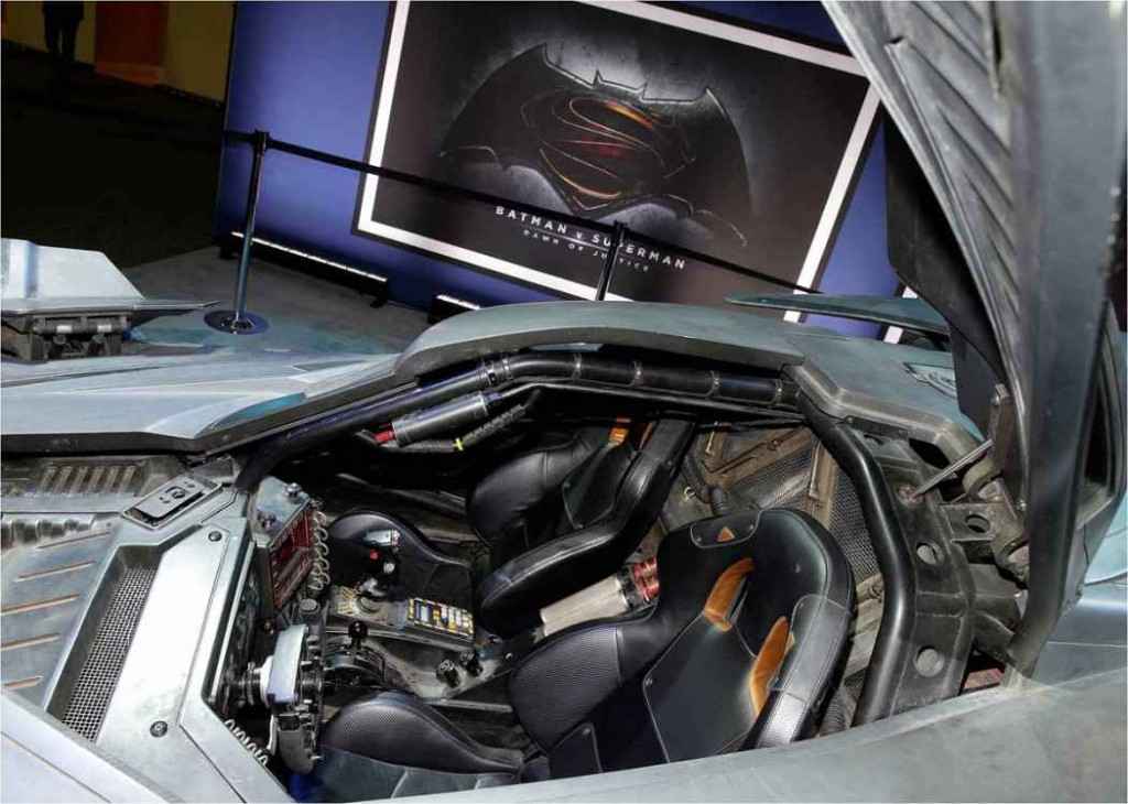 Batman-v-Superman-batmobile-4